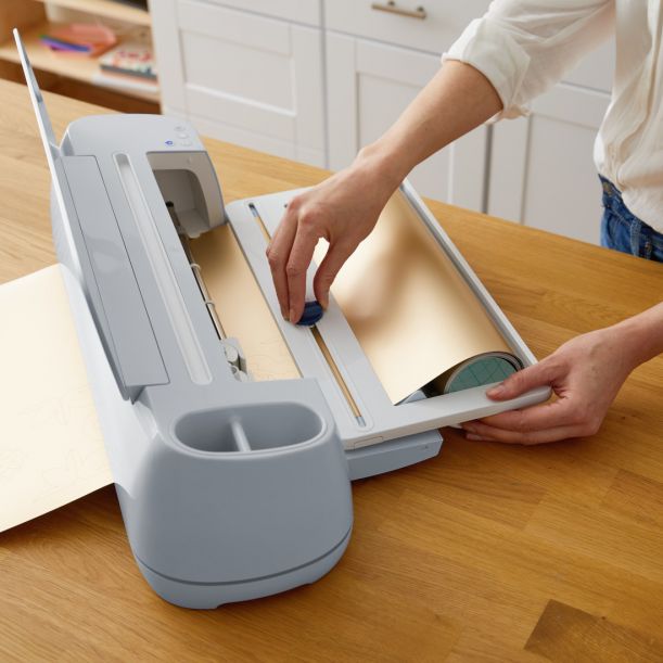 CRICUT Roll Holder (2009039)